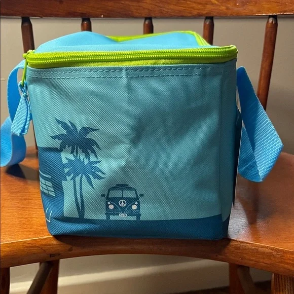 NWT Trader Joe’s Mini Insulated Lunch Bag in blue - Picture 4 of 9